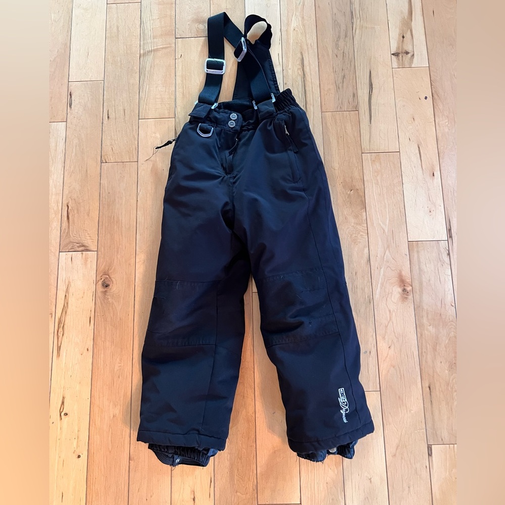 Kids Snowpants - Size 5/6 - 32* degrees - Excellent Condition